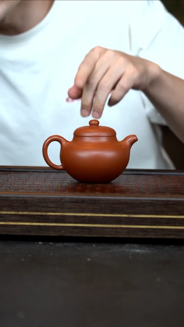茶壶紫砂    XJ     红降坡   柿圆    180cc
