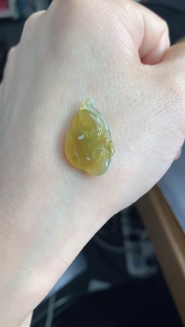 定制翡翠未镶嵌如意