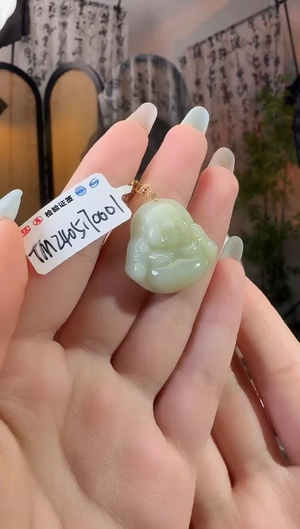 和田玉18K金镶嵌颈饰佛公p