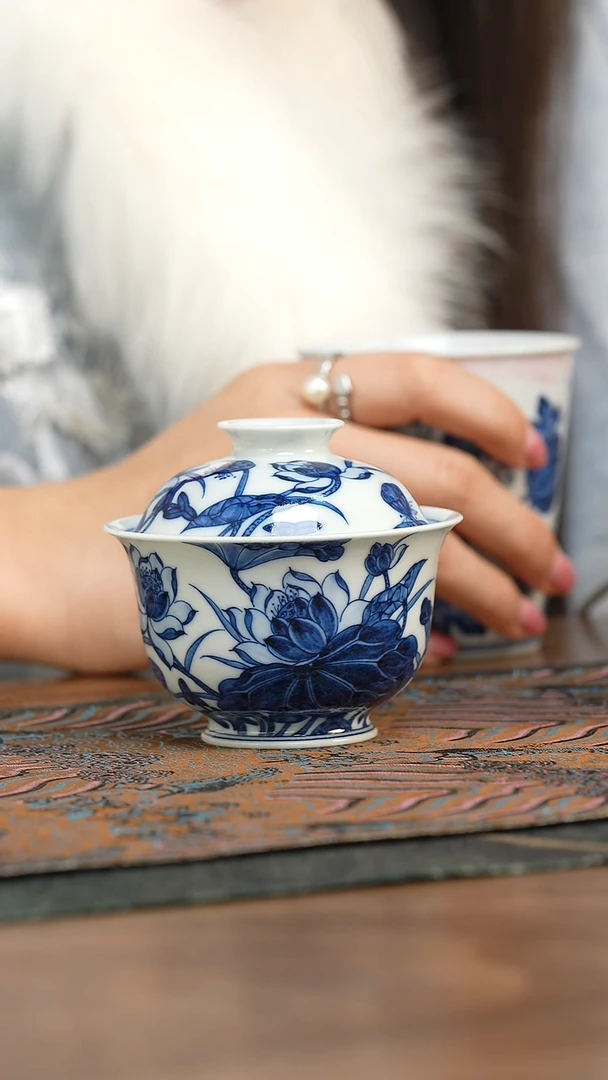 【闪购商品】水造青花 荷塘小景盖碗