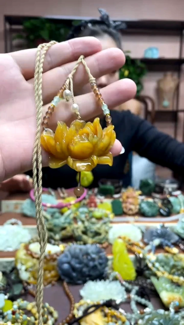 未镶嵌岫玉吊坠·