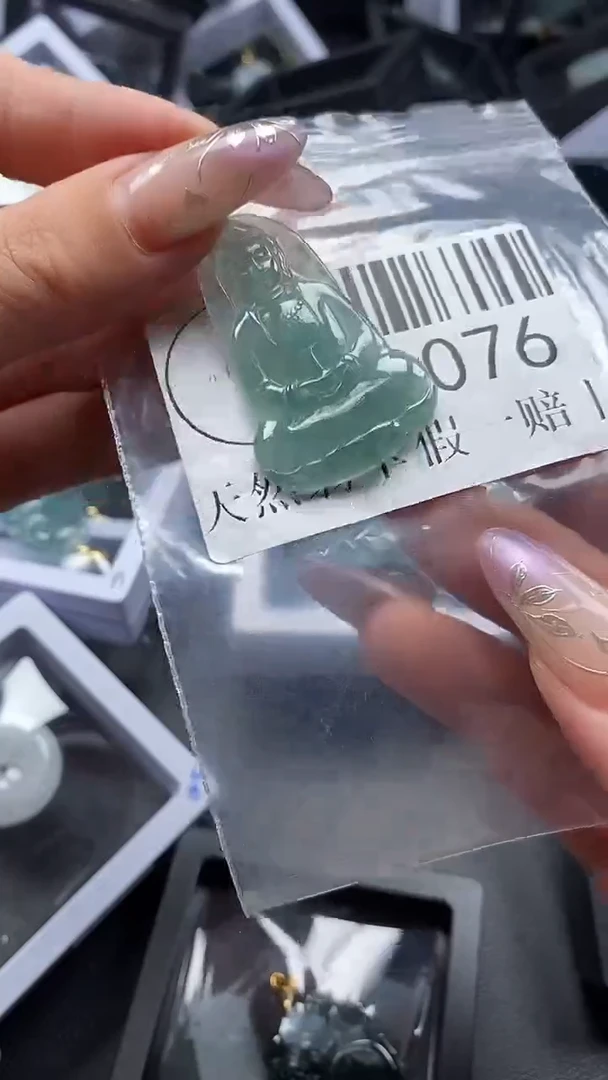 吊坠(不含链)未镶嵌翡翠9076