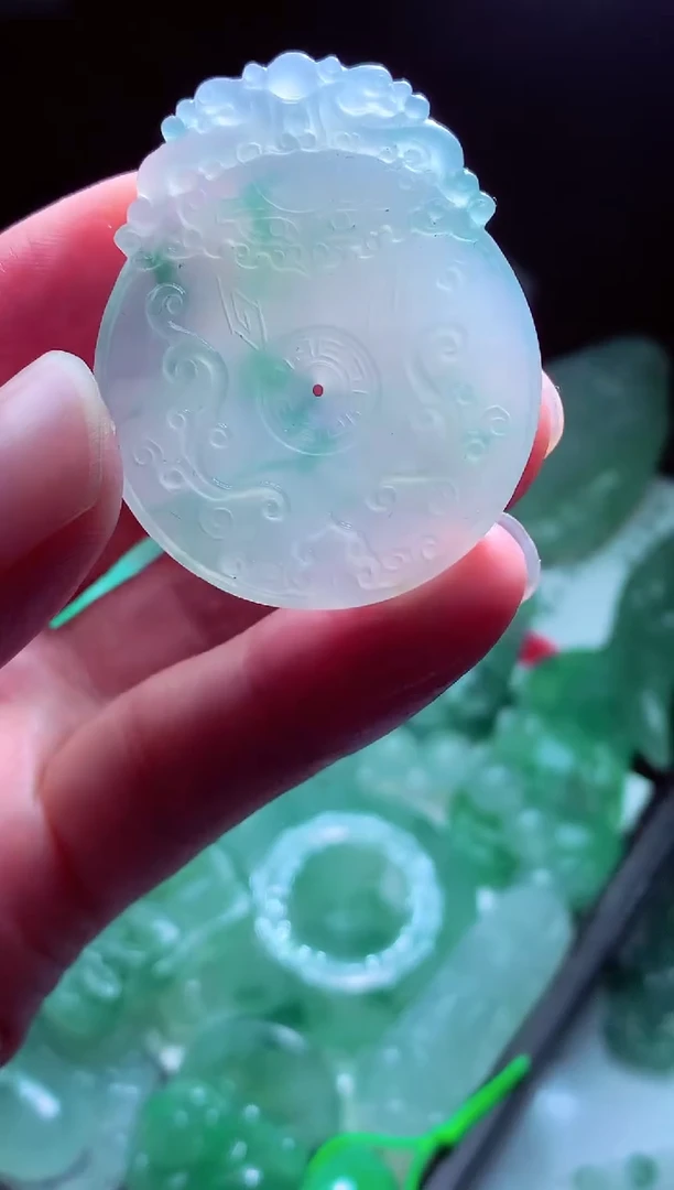 未镶嵌定制翡翠枫*?翡翠毛货定制