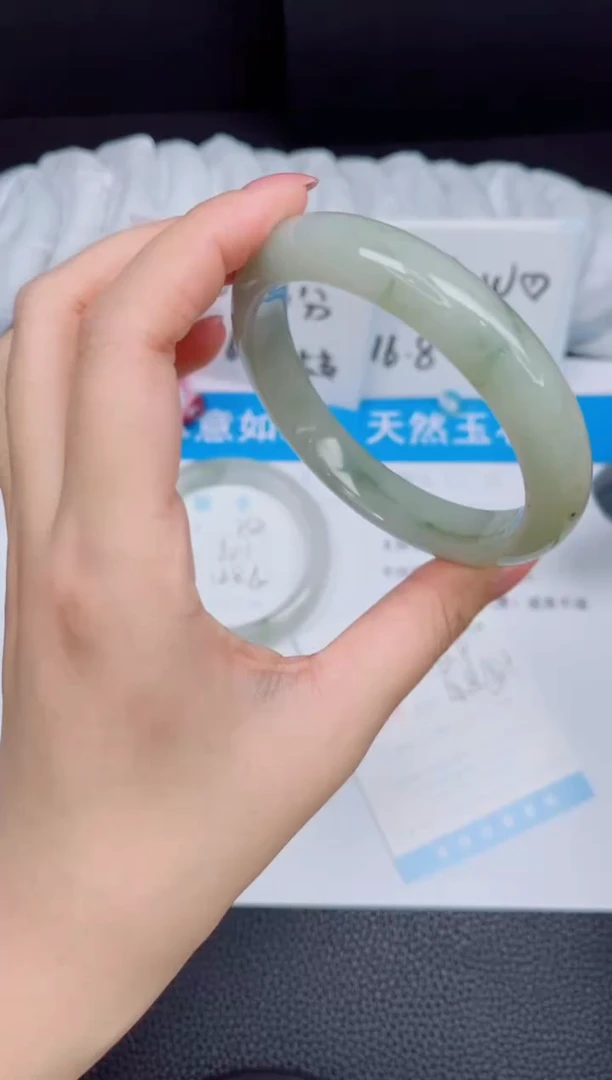 【闪购商品】石英质玉手镯未镶嵌255-61.9