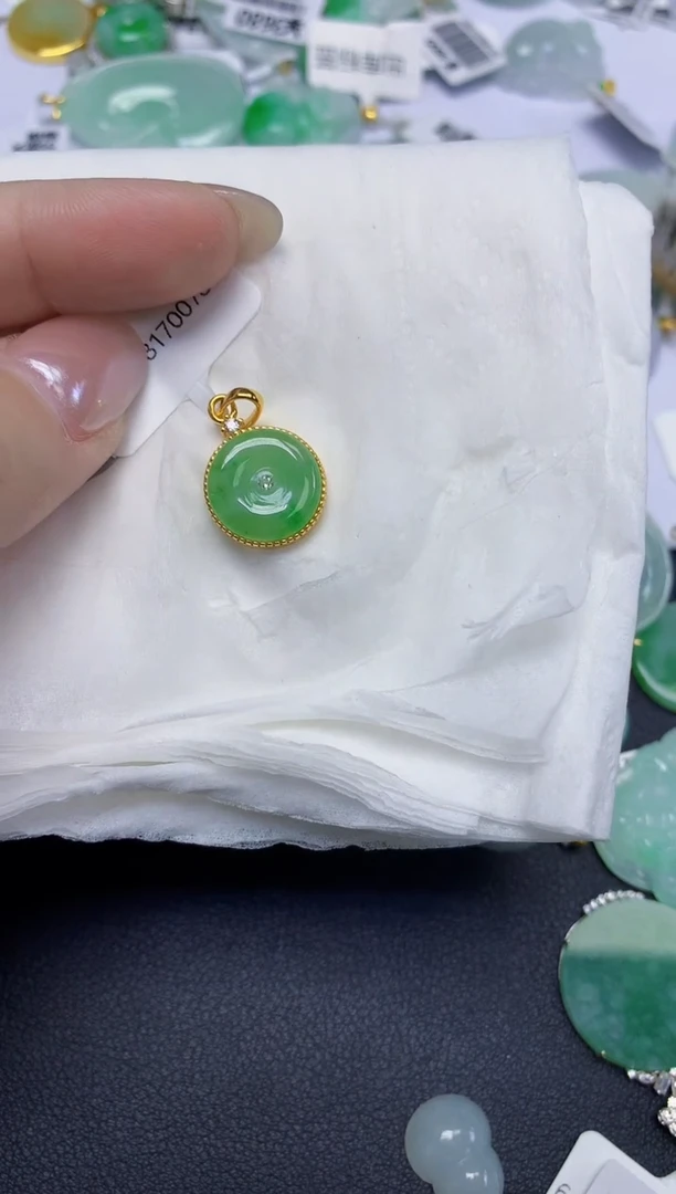 翡翠未镶嵌颈饰天然缅甸翡翠A货多样性发一件