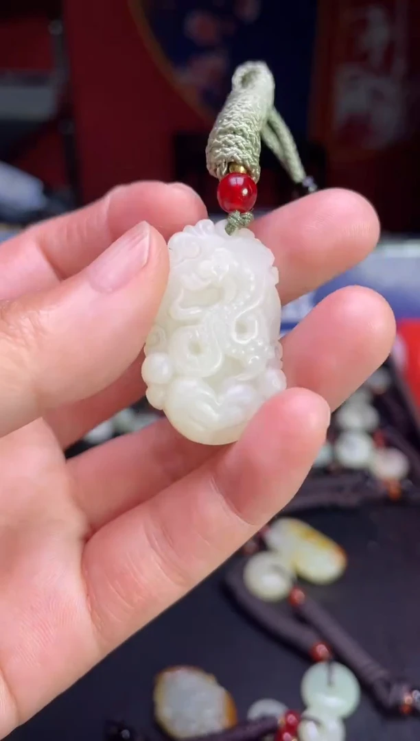 颈饰未镶嵌和田玉1