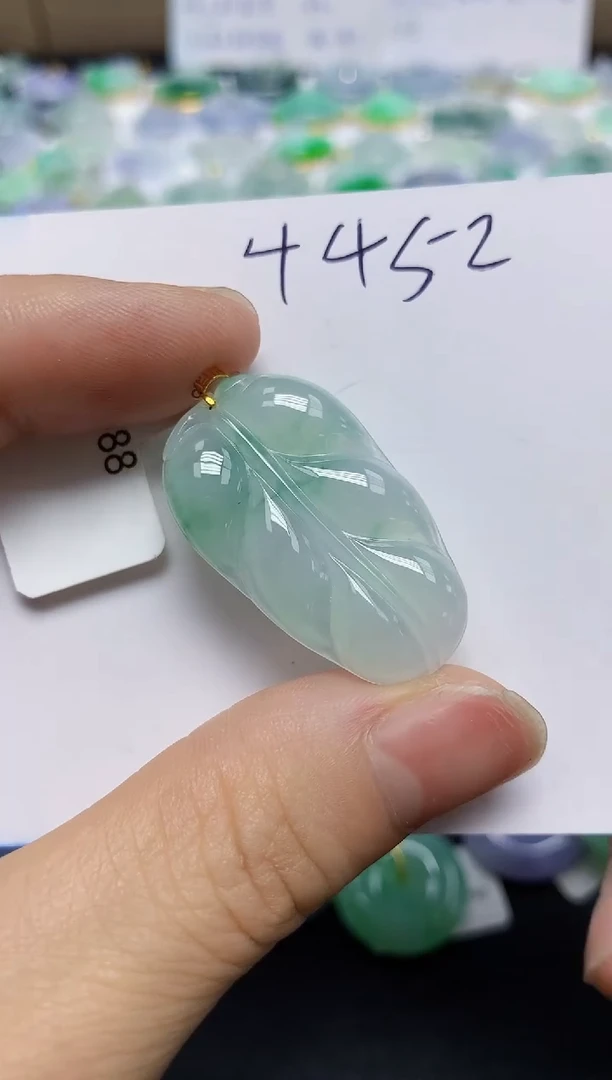 翡翠18K金镶嵌颈饰天然缅甸翡翠A货
