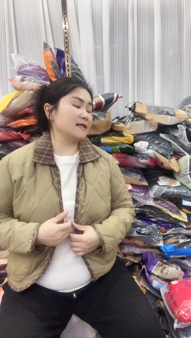 125斤内  闪电购119 女士棉袄 微残