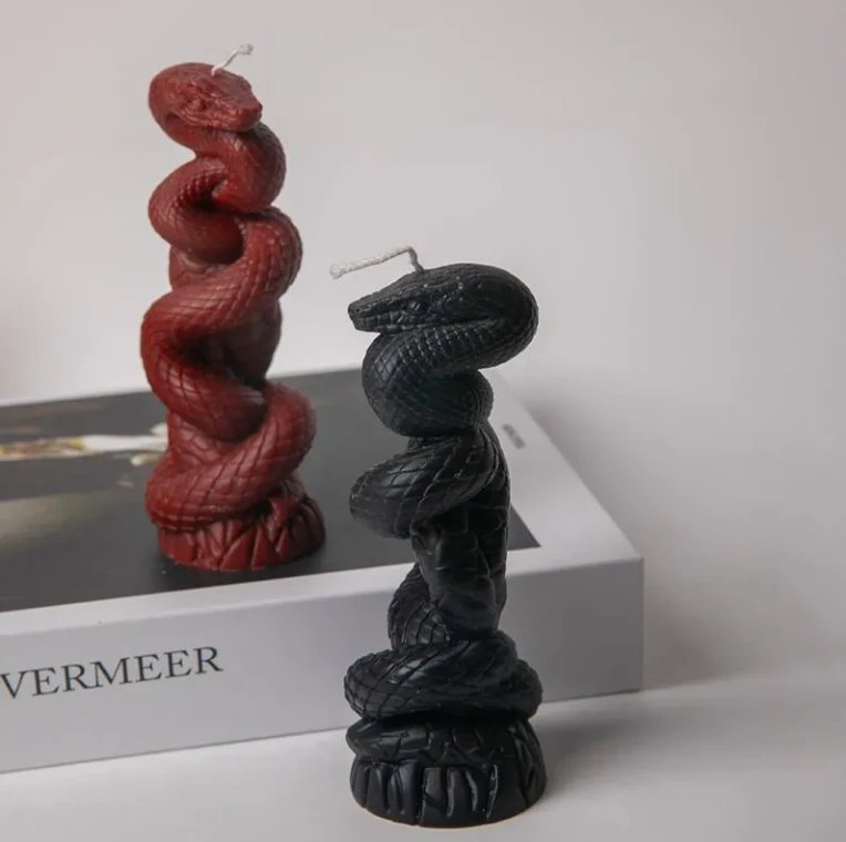 低温蛇形盘柱依兰花香薰蜡烛可撕拉情侣礼物居家摆件42度