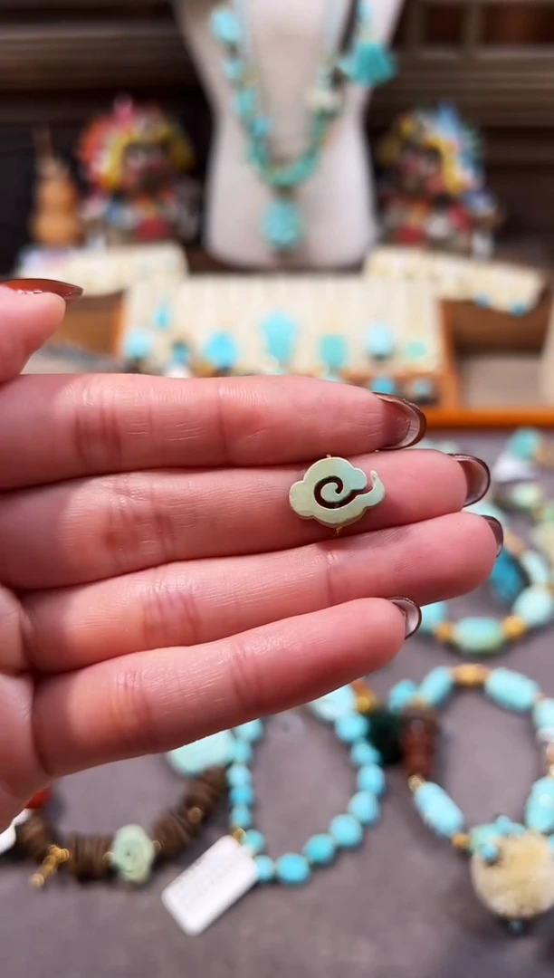 未镶嵌绿松石配饰祥云