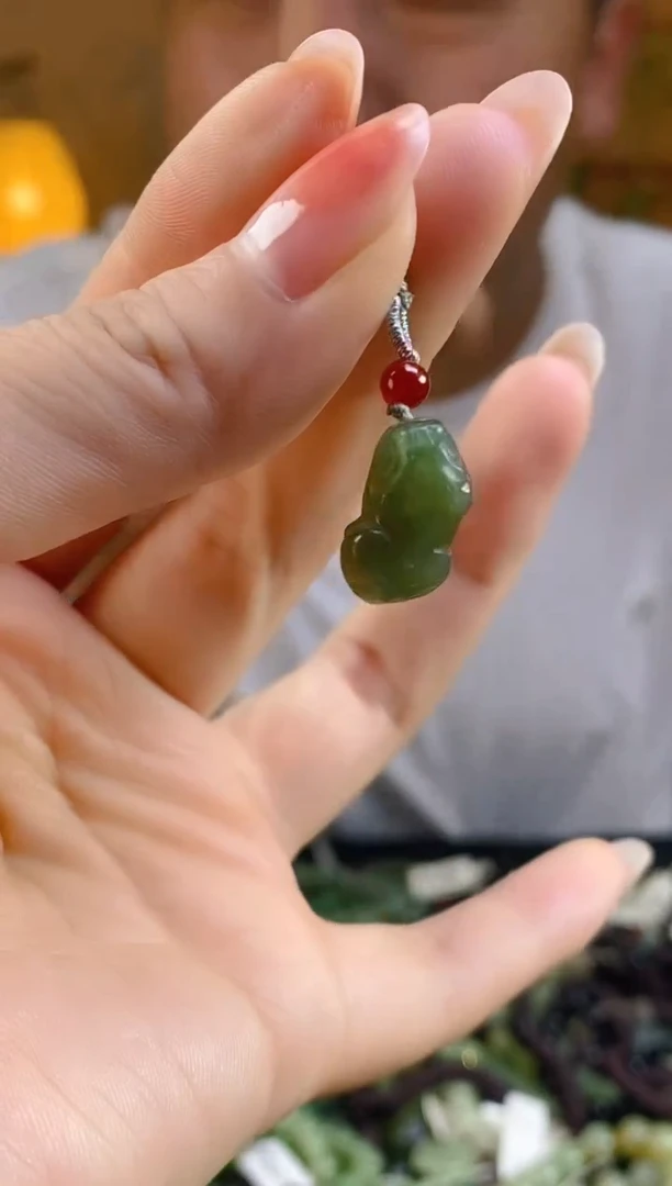 和田玉未镶嵌颈饰多样性发货，拍一发一