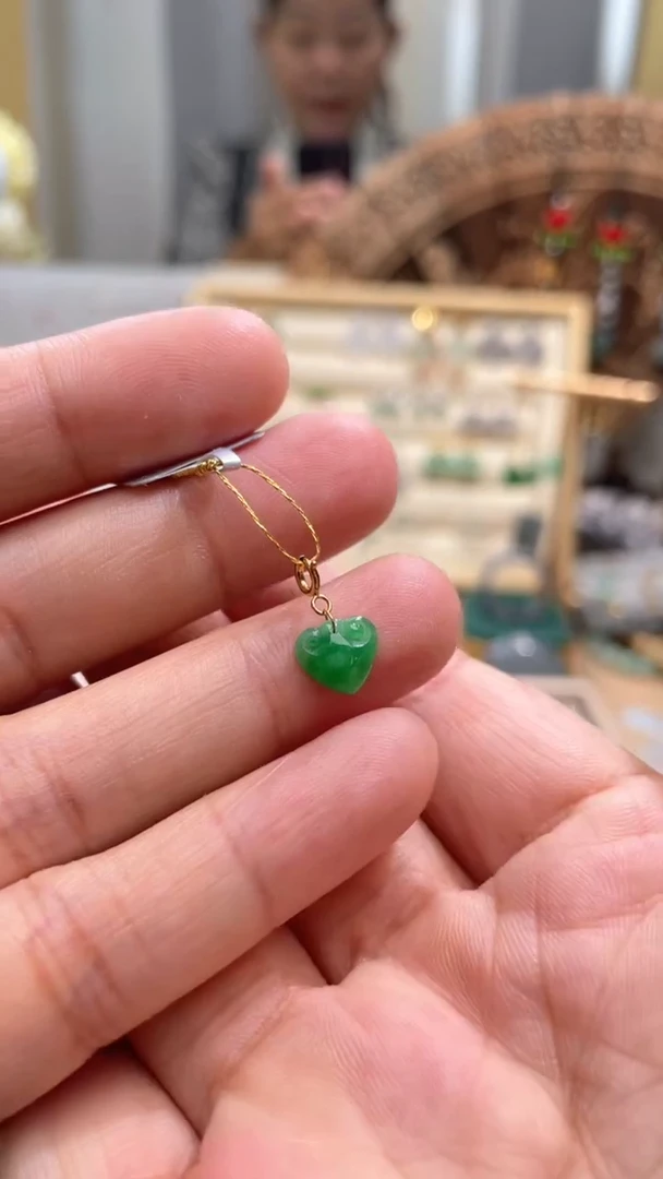 【闪购商品】翡翠颈饰18K金镶嵌滴流