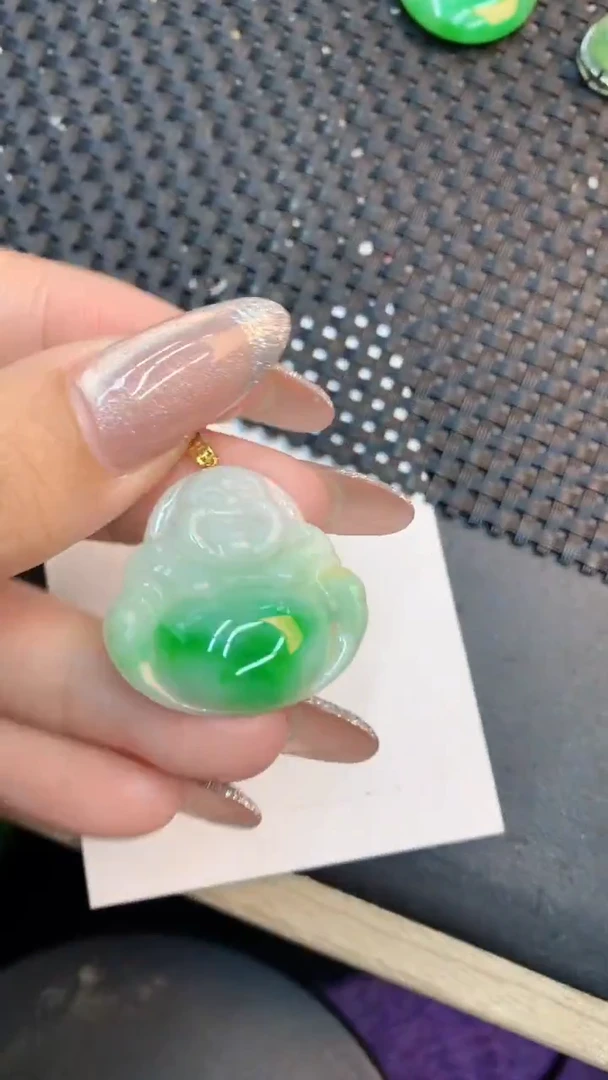 颈饰18K金镶嵌翡翠1