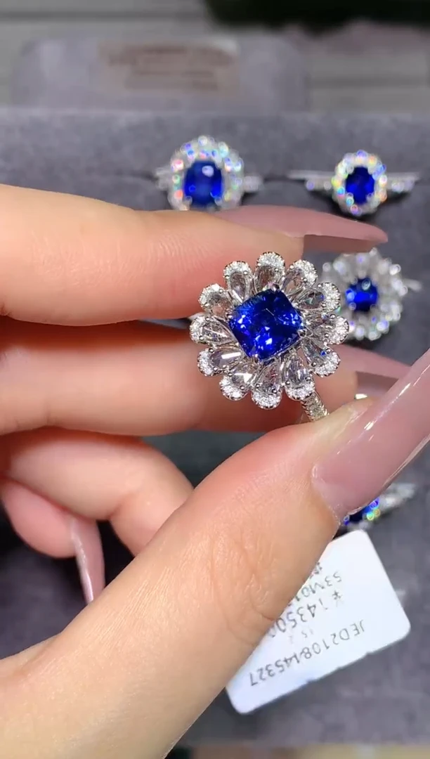 戒指蓝宝石18K金镶嵌2.15CT