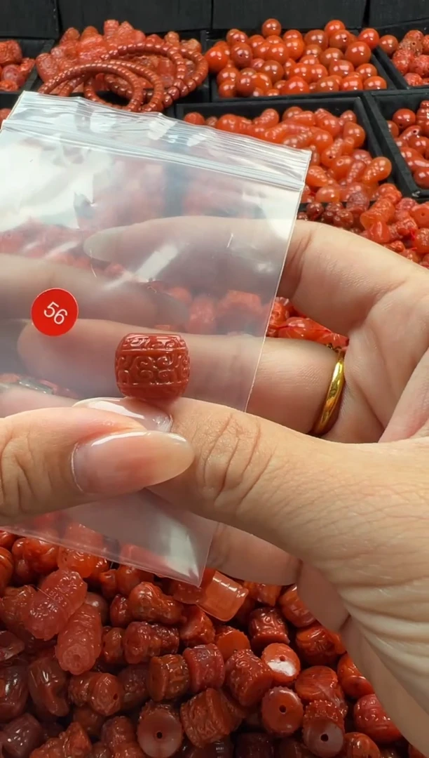 颈饰未镶嵌南红玛瑙1