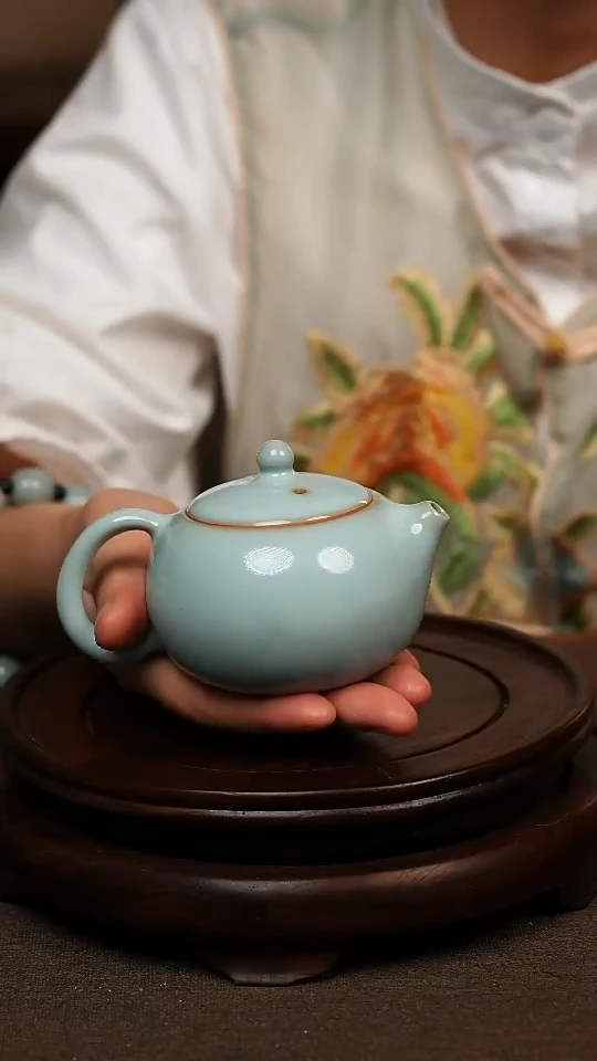 瓷片天青色手工小西施壶130ml微瑕不带礼盒