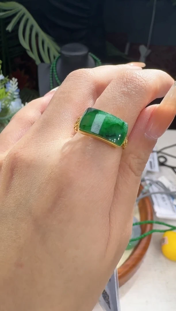 【闪购商品】翡翠戒指18K金镶嵌戒指