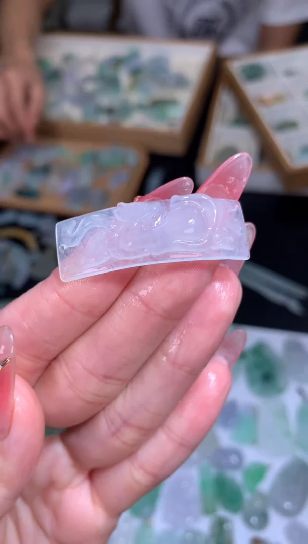 未镶嵌定制翡翠九尾狐手牌