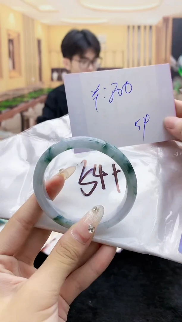 【闪购商品】翡翠手镯未镶嵌      H41-10