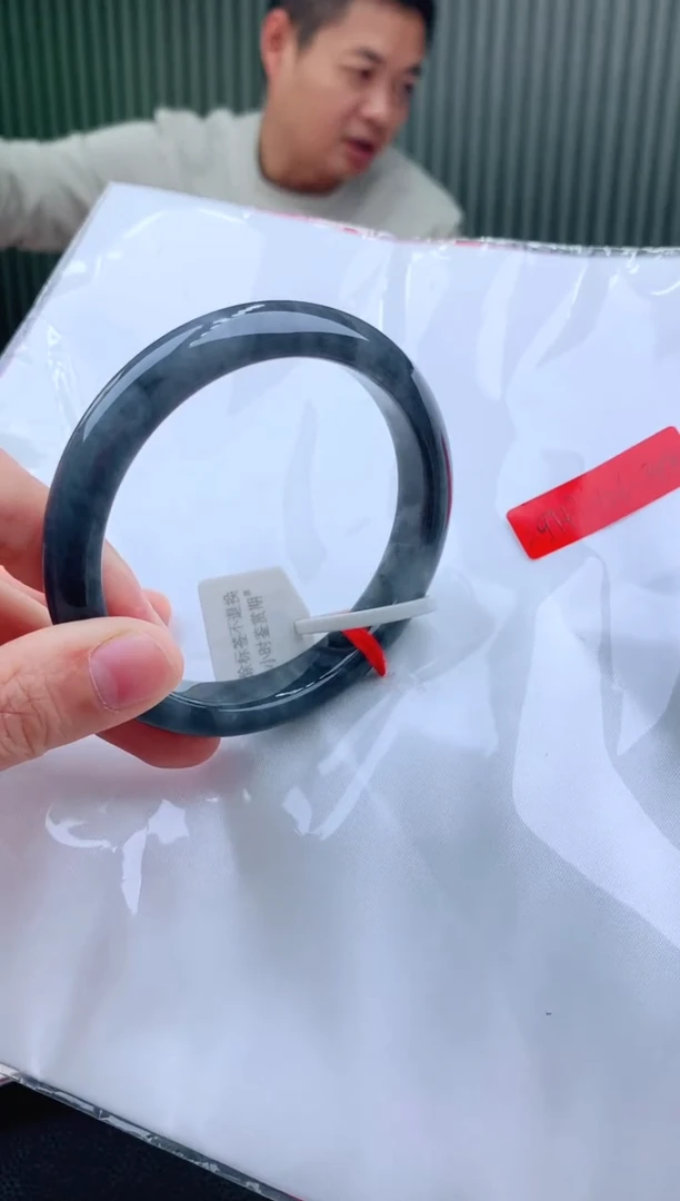 未镶嵌手镯翡翠62+