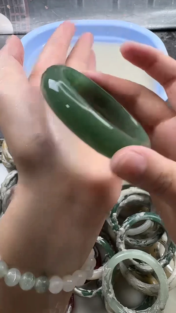 未镶嵌手镯石英质玉31