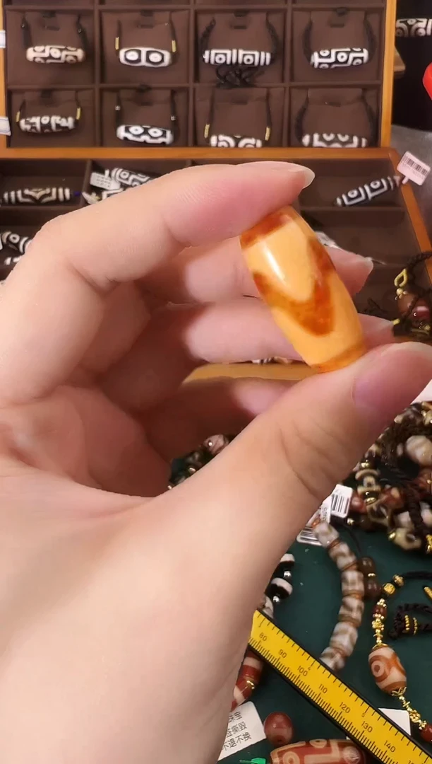 玛瑙/玉髓（覆膜）颈饰未镶嵌20.（微瑕）