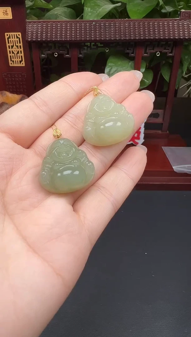 颈饰18K金镶嵌和田玉吊坠多样性发其一TK73