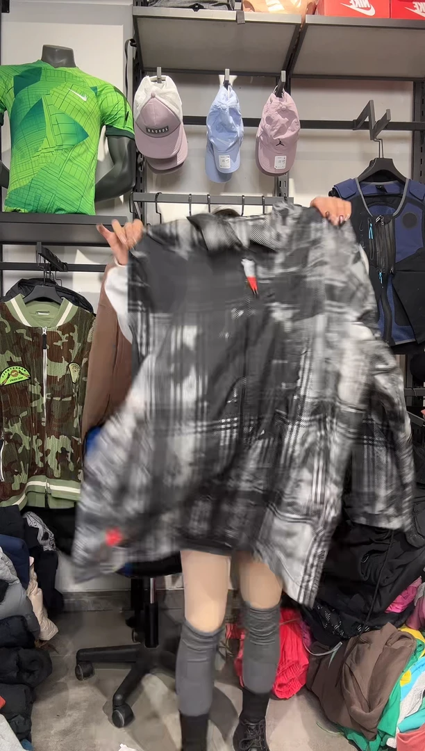 1637编码 耐克卫衣服饰过款为准 尺码