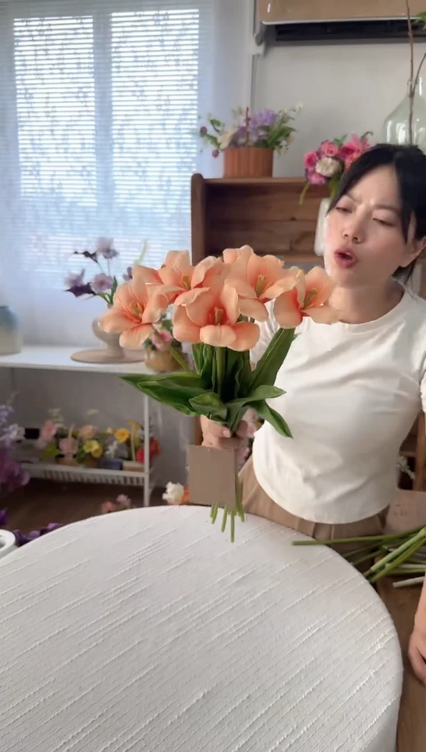 拼手速福利~橘色开口郁金香8支