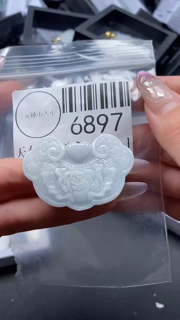 吊坠(不含链)未镶嵌翡翠6897