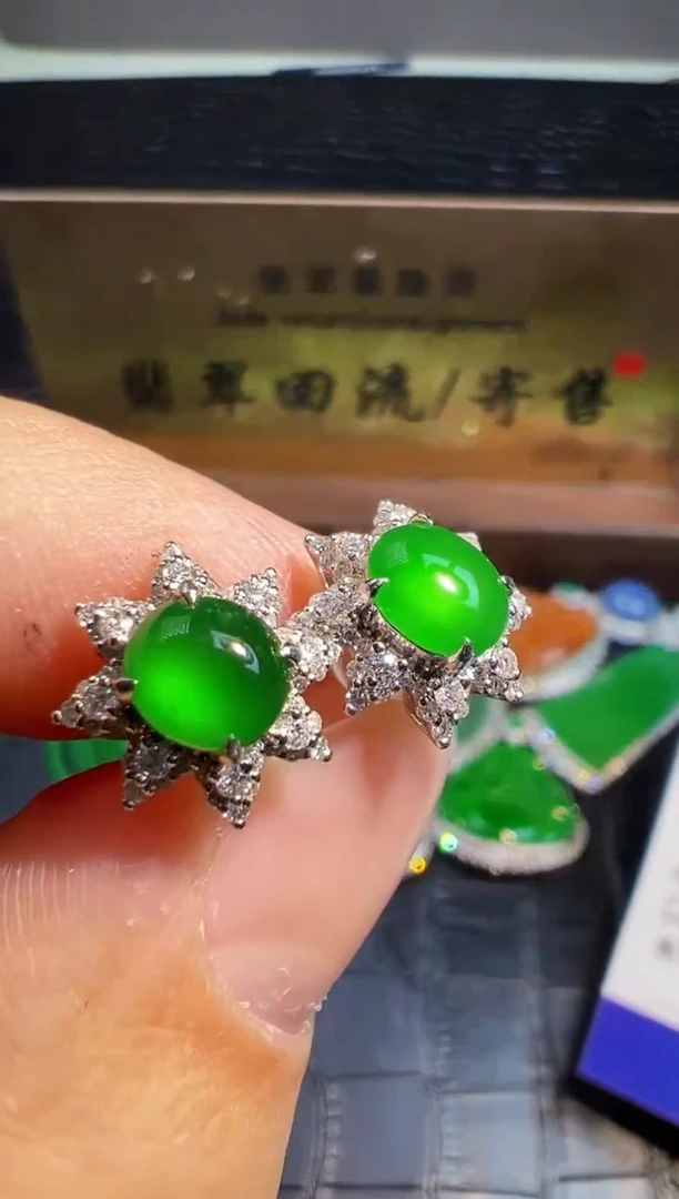 【闪购商品】翡翠耳饰18K金镶嵌翡翠回流