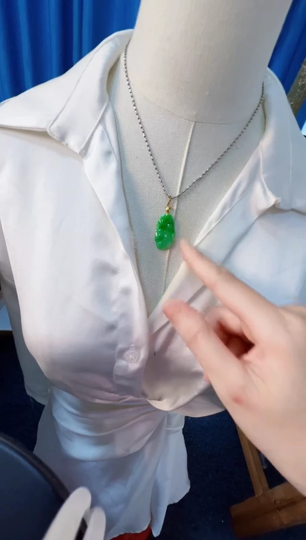 翡翠18K金镶嵌吊坠(不含链)800