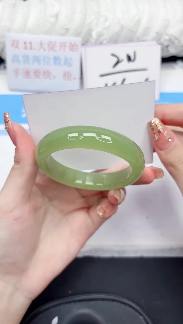 未镶嵌手镯石英质玉156-58