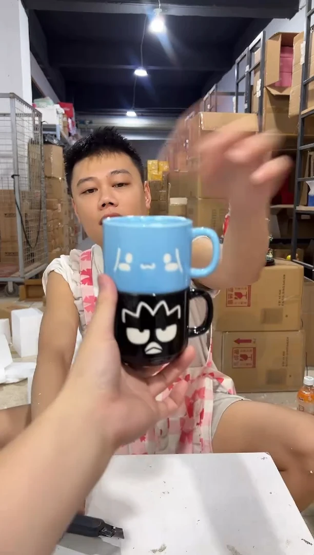 瓷片玉桂狗加酷企鹅水杯2件套微瑕
