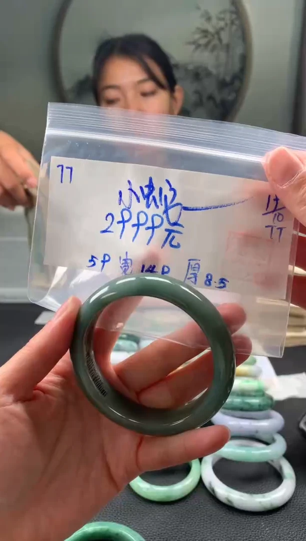 未镶嵌手镯翡翠爱****?翡翠手镯 下单联系小耳机#77