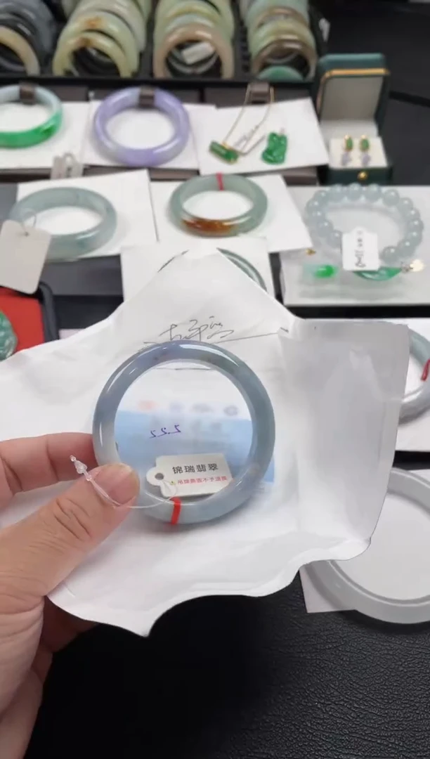 【闪购商品】翡翠手镯未镶嵌55.5正圈 有纹裂