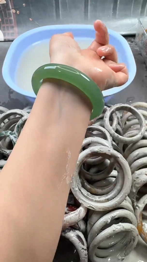 【闪购商品】石英质玉手镯未镶嵌14 6263