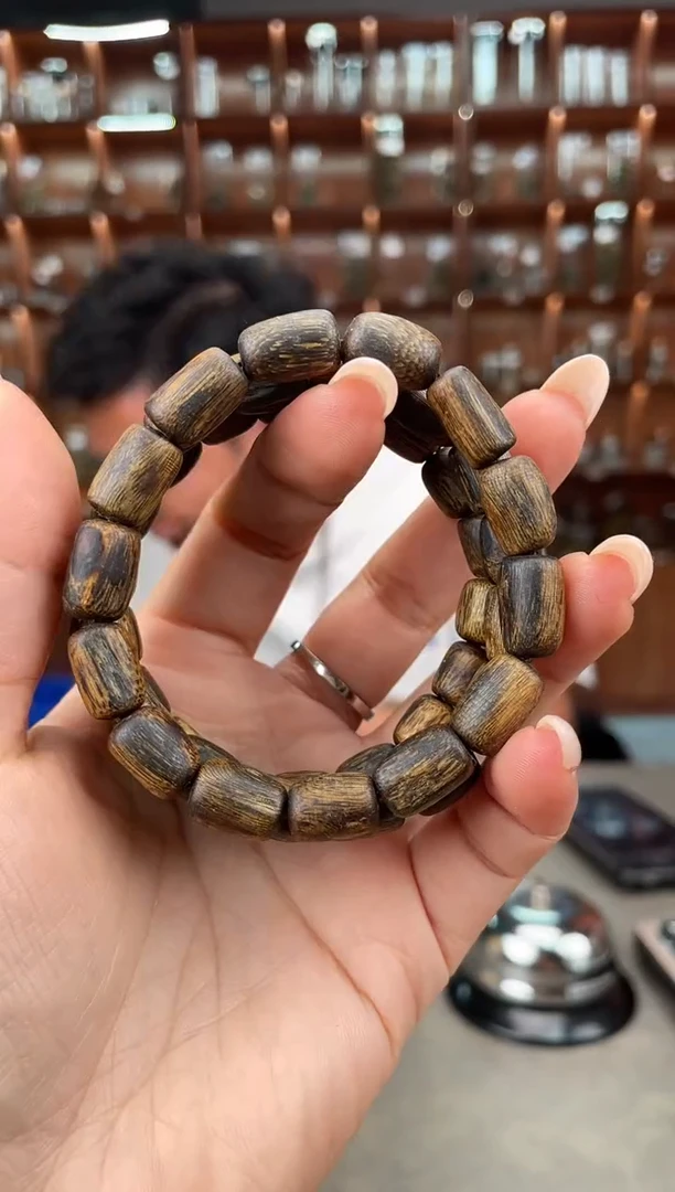 【闪购商品】沉香手串29号老料国香绿奇楠多样性发一条