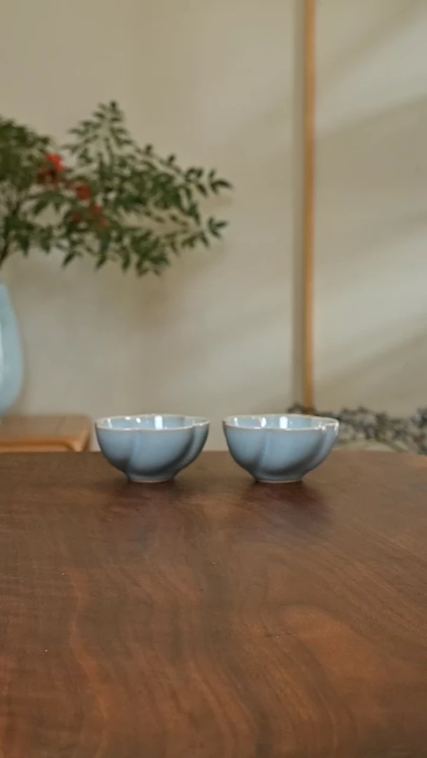 梅花杯2只 天青 微瑕 朱家汝窑款