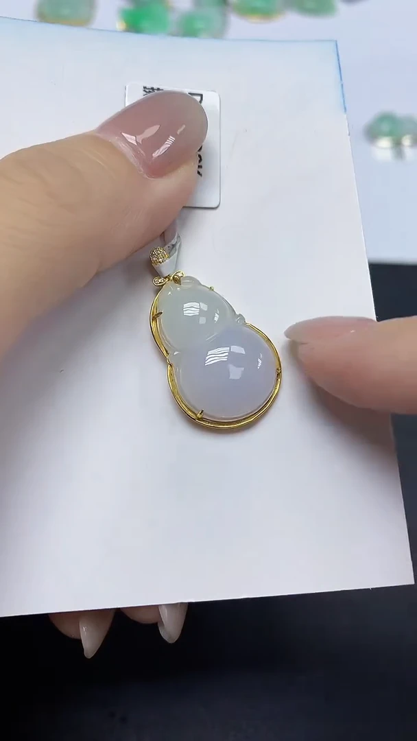 翡翠18K金镶嵌颈饰天然缅甸翡翠A货