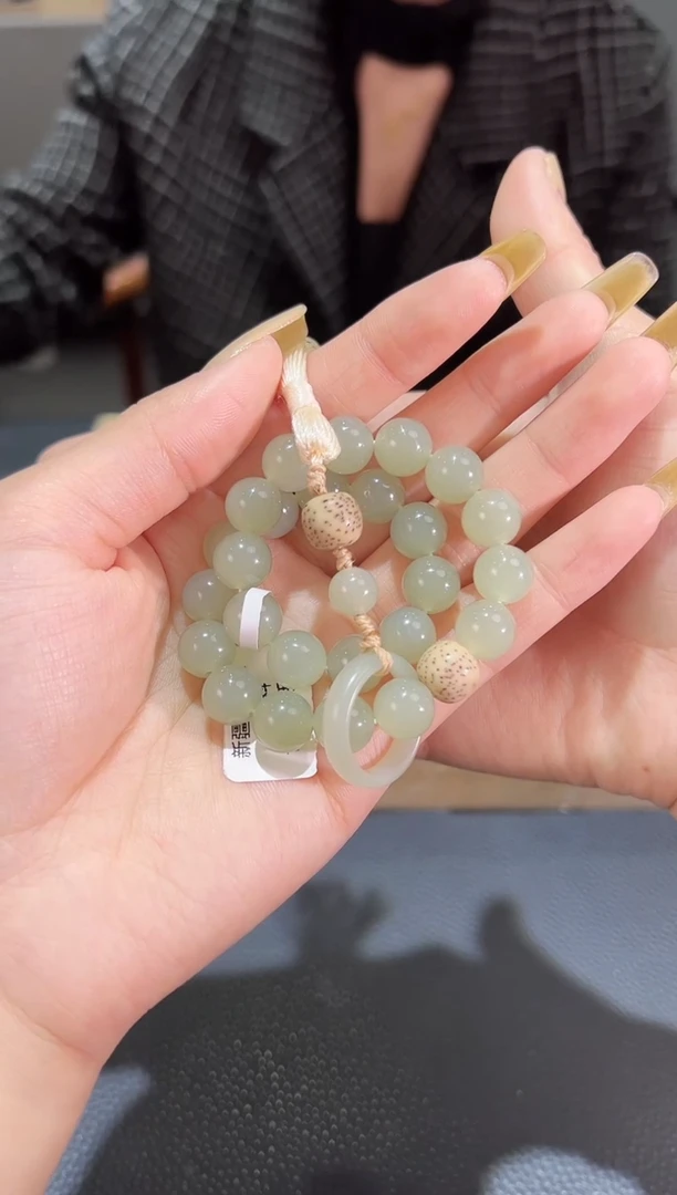 【闪购商品】和田玉手持未镶嵌且末料青白玉卡10手持