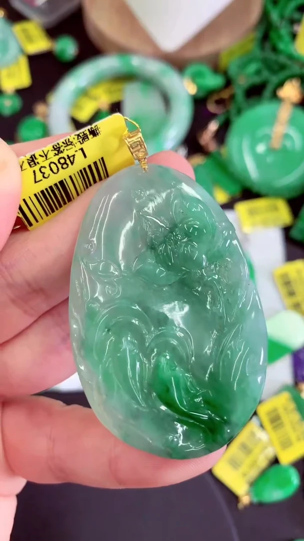 吊坠(不含链)18K金镶嵌翡翠挂件