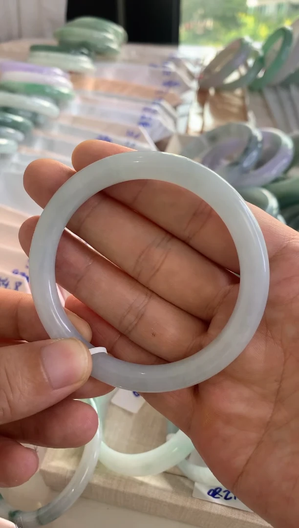 翡翠手镯未镶嵌圆条56