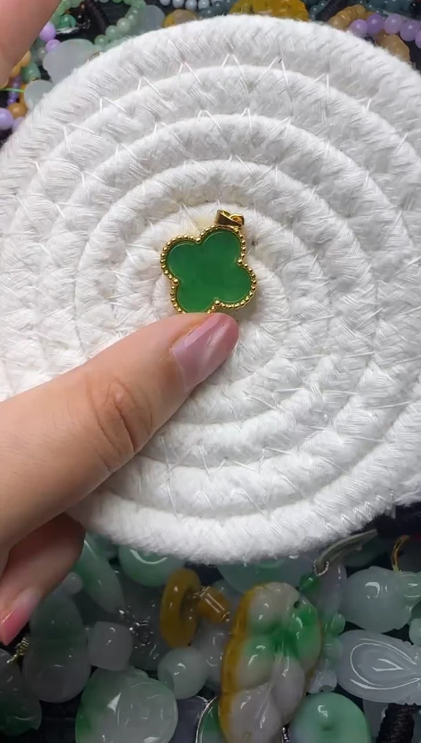 颈饰未镶嵌翡翠缅甸翡翠吊坠