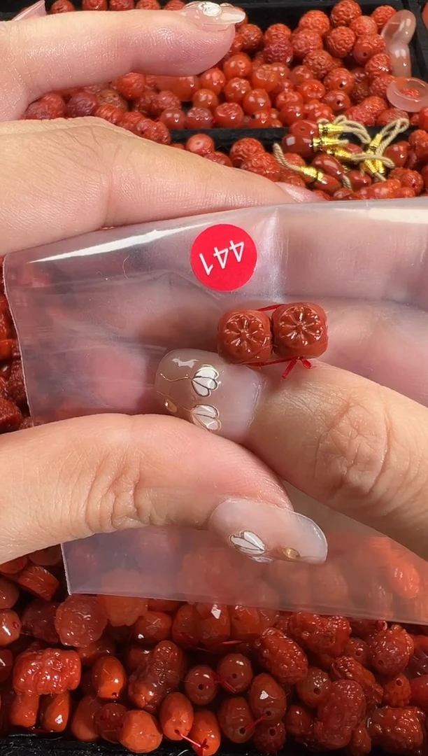 颈饰未镶嵌南红玛瑙1