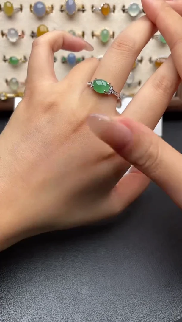 银S925镶嵌戒指翡翠一物一证一礼盒