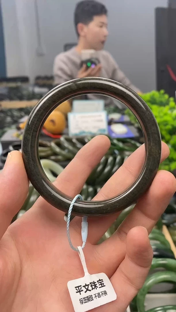 未镶嵌手镯和田玉60