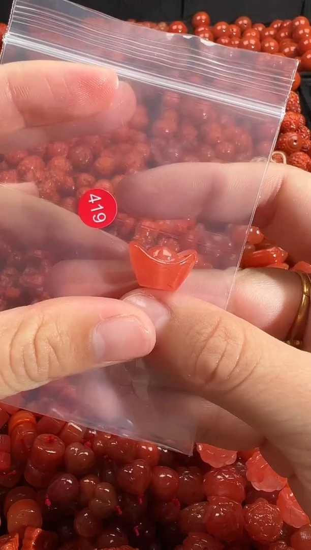 颈饰未镶嵌南红玛瑙1