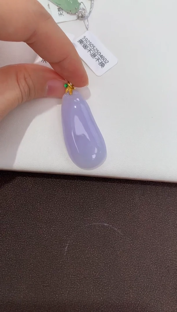 翡翠18K金镶嵌颈饰天然缅甸a货翡翠