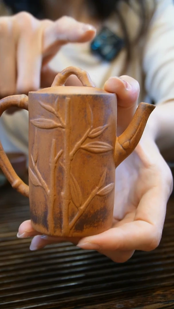 【闪购商品】竹节直筒老岩泥磨砂感茶壶新品